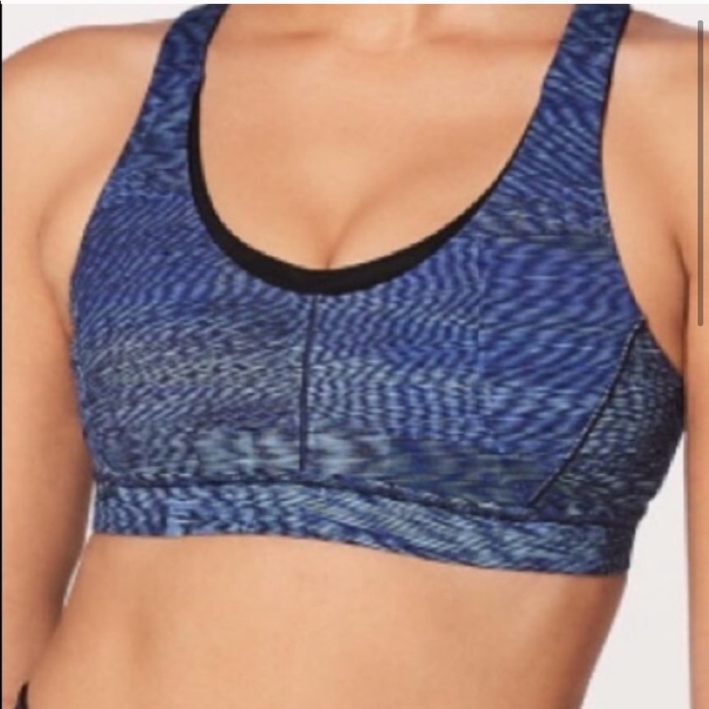Lululemon blue and brash stash n dash pocket bra